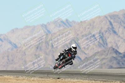 media/Dec-01-2025-Moto Forza (Mon) [[2daa91e15f]]/3-Beginner Group/Session 4 Turn 9/